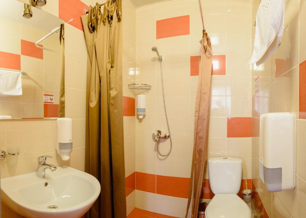 12 Otel 3*